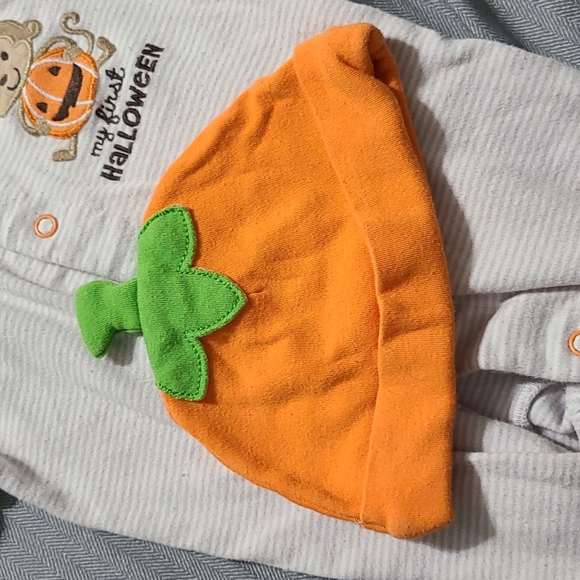 Halloween Outfit with Hat - Picture 4 of 4